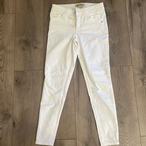 Woman’s White jeans